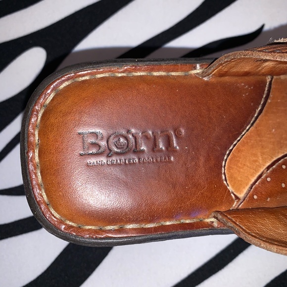 Born Clogs - Picture 4 of 8